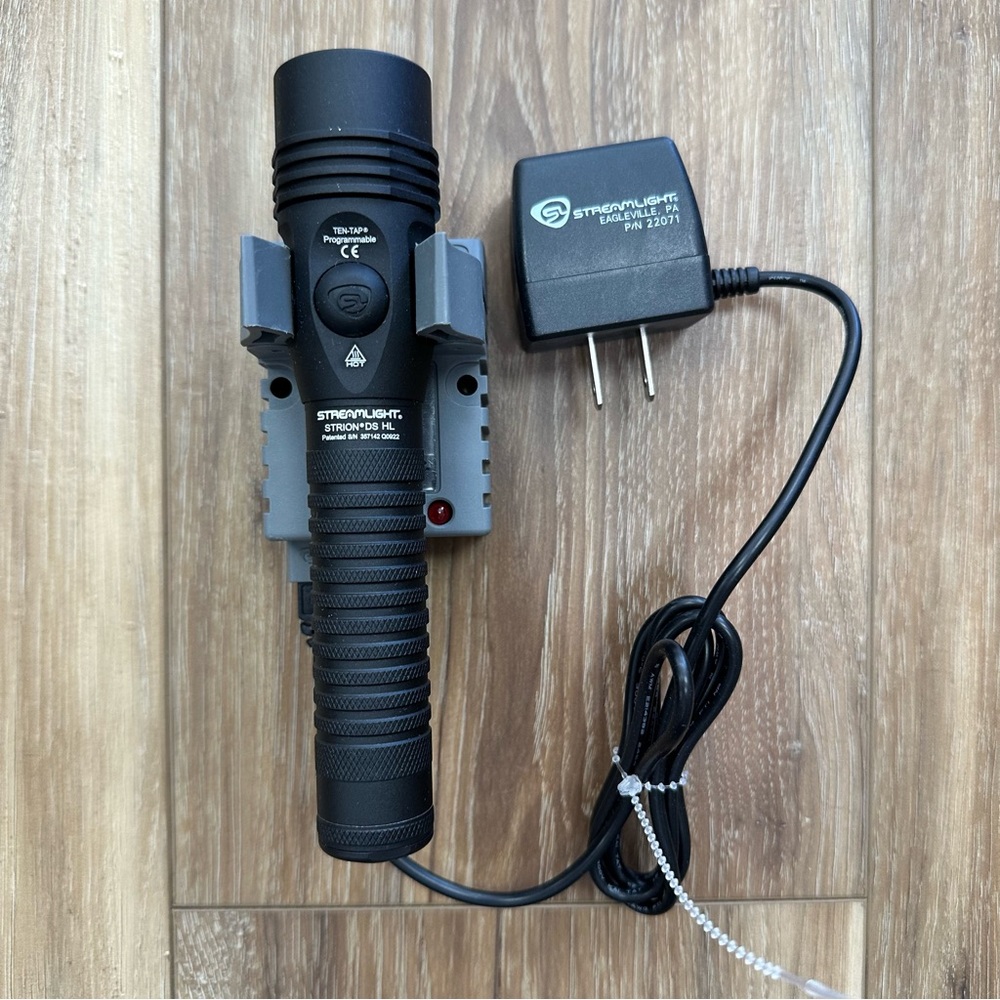 Streamight Strion DS HL Ten Tap Programmable LED Flashlight 74611 & Wall Charger